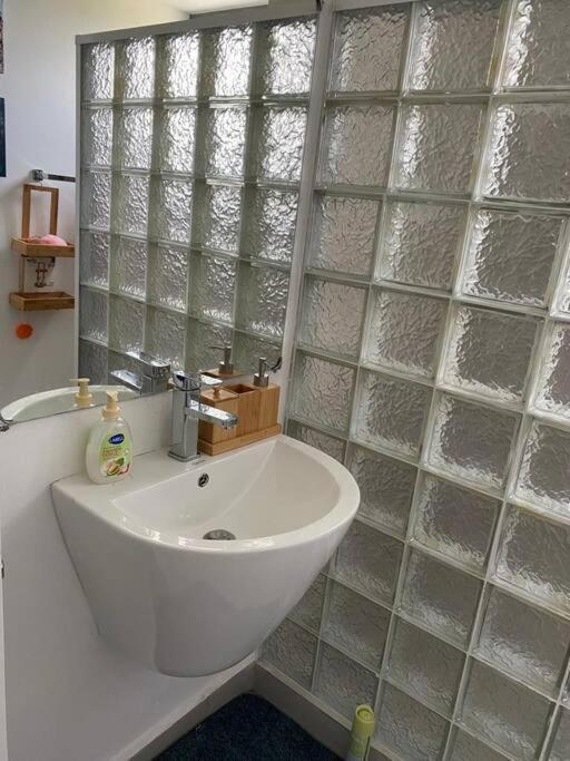 Stylish & Luxury 2-Bed Parkside Apart With Pool Vacoas-Phoenix المظهر الخارجي الصورة