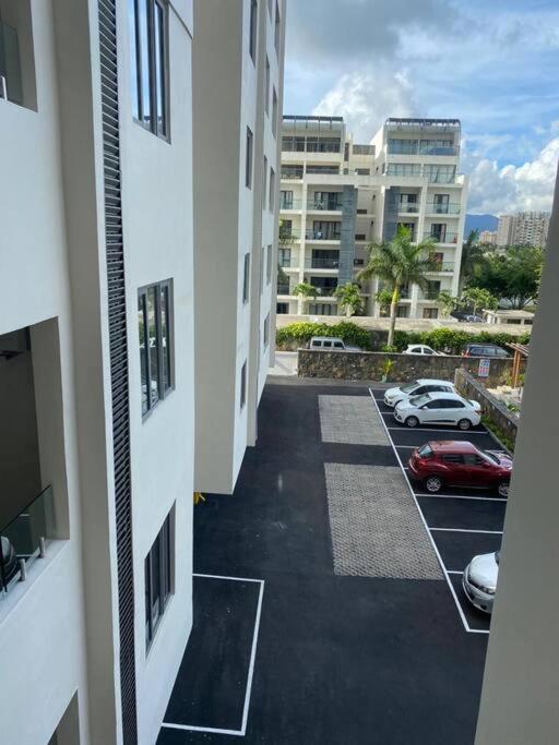 Stylish & Luxury 2-Bed Parkside Apart With Pool Vacoas-Phoenix المظهر الخارجي الصورة